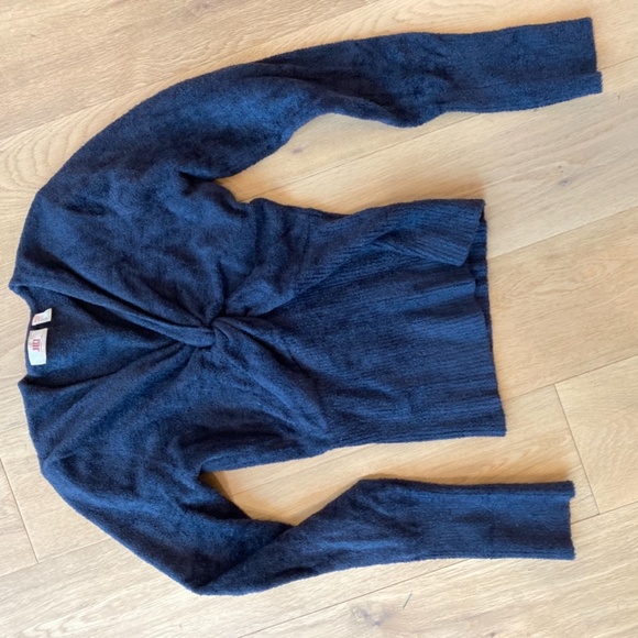 J Lo sweater - Picture 2 of 4